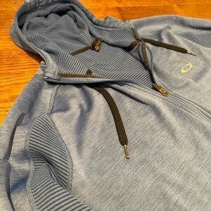 Oakley men’s XL Blue Zip Hoodie. Lightly worn